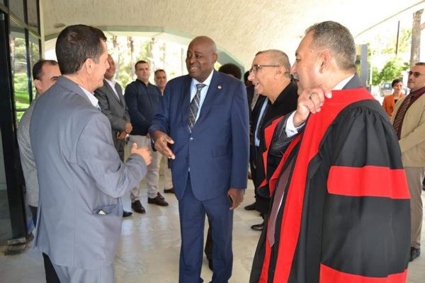 visite-embassade-zimbaboui-11503F80B9-4FDB-8971-C0F3-BA44DA48C8ED.jpg